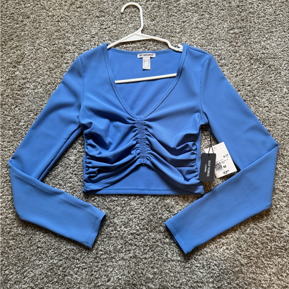 Active Ruched Crop Top - Picture 7 of 7